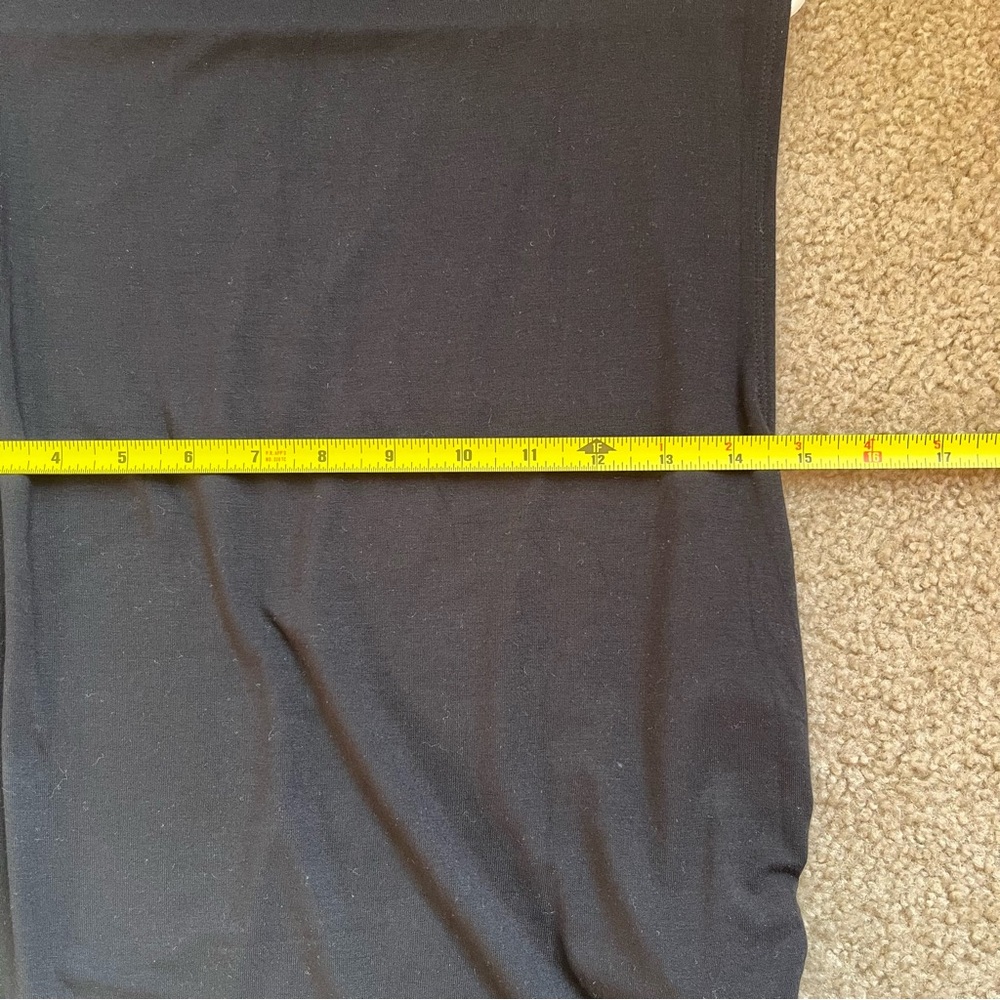 Old Navy Mock-Neck Ruched Top in Black - Picture 8 of 8